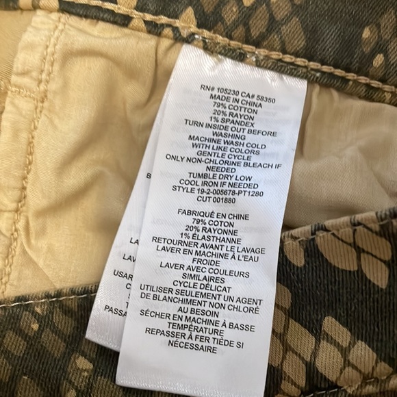 Current Elliot Stiletto Jeans in Large Burmese Python - Picture 7 of 9